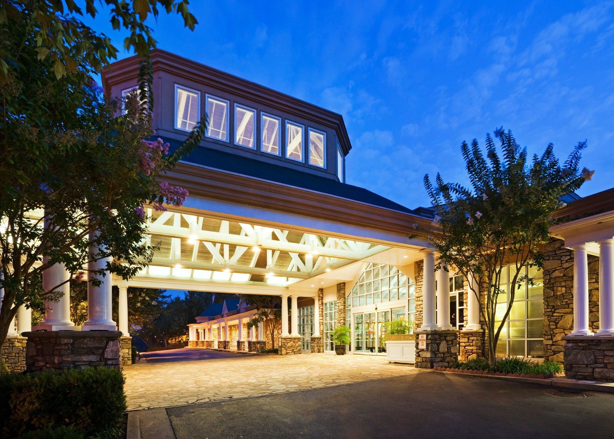 Crowne Plaza Resort Asheville, An Ihg Hotel Exterior photo